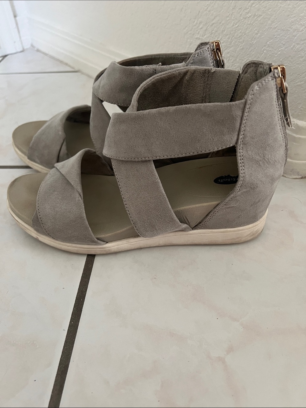Dr Scholl’s Gray Suede Crisscross Sandals - Women - Picture 2 of 4